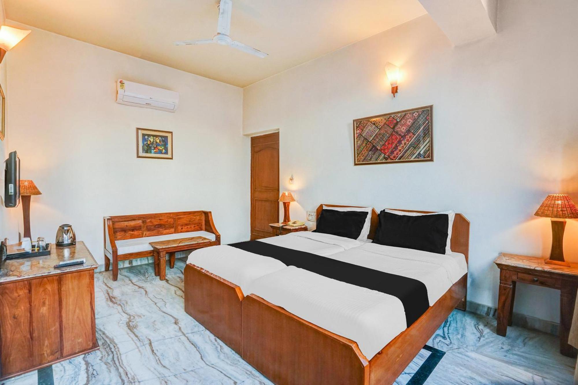 Super Hotel O Sansarchandra Road Formerly Luna Rosa Jaipur Ngoại thất bức ảnh