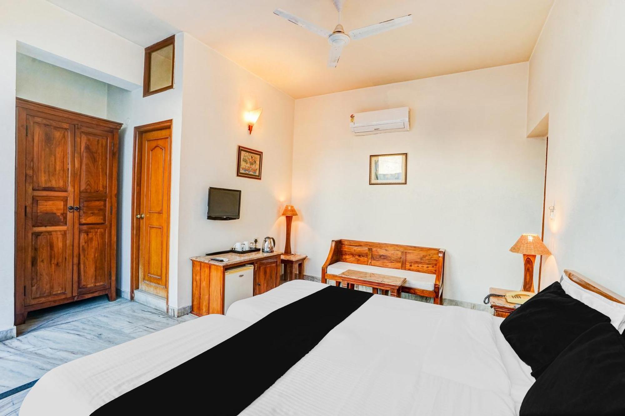 Super Hotel O Sansarchandra Road Formerly Luna Rosa Jaipur Ngoại thất bức ảnh