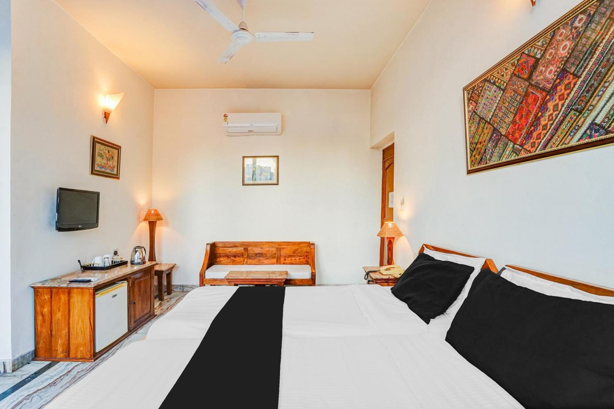 Super Hotel O Sansarchandra Road Formerly Luna Rosa Jaipur Ngoại thất bức ảnh