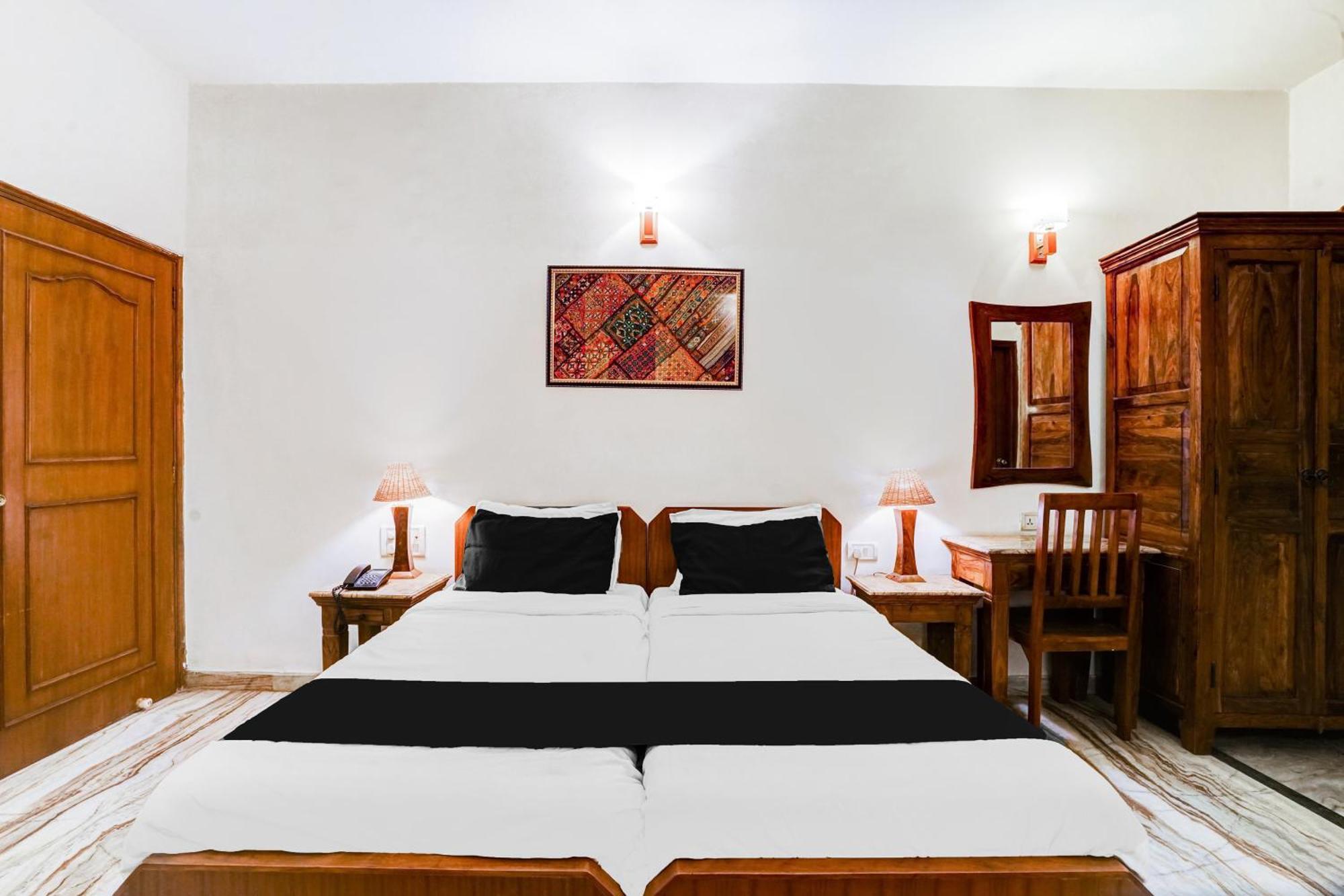 Super Hotel O Sansarchandra Road Formerly Luna Rosa Jaipur Ngoại thất bức ảnh